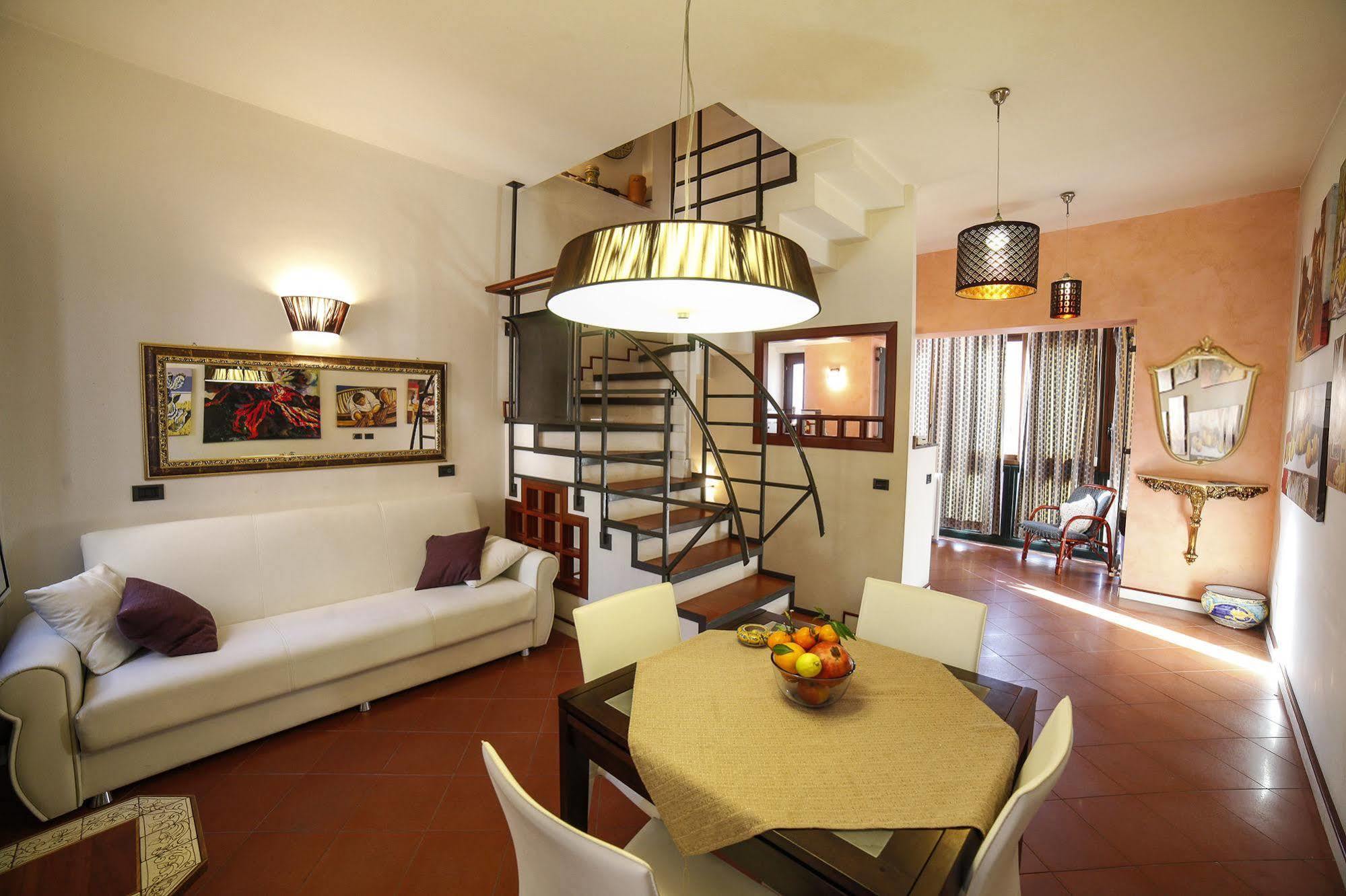 דירות Il Gelsomino Taormina Center מראה חיצוני תמונה